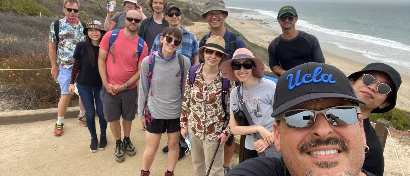 Gonen lab members on Crystal Cove hike